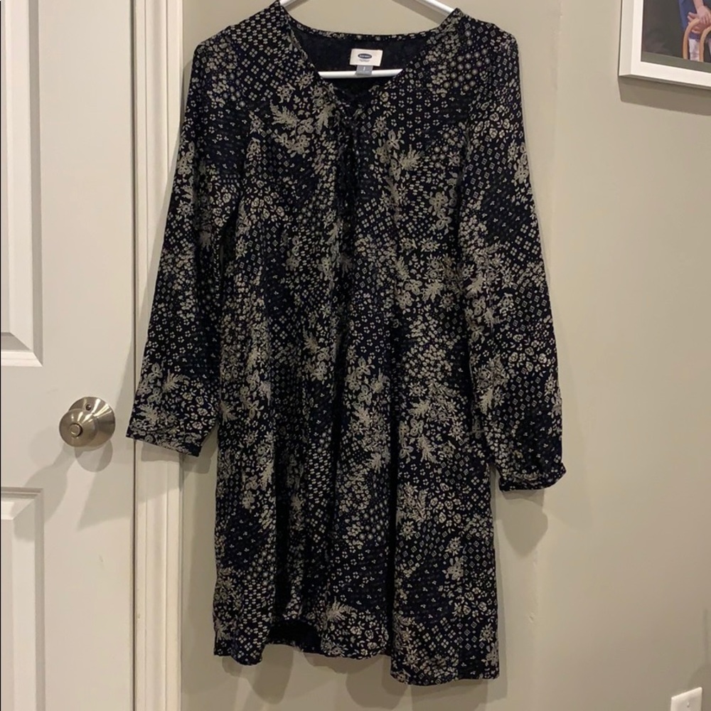 Black and cream long sleeve dress, small